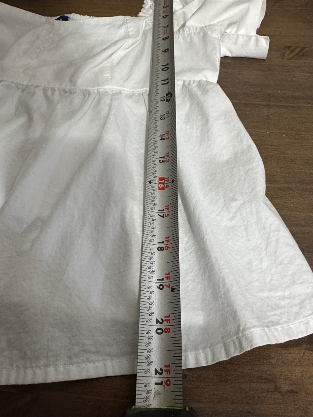 Old Navy White Smocked Flutter Sleeve Peplum Blouse Size Medium 100% Cotton‎ - Picture 7 of 7